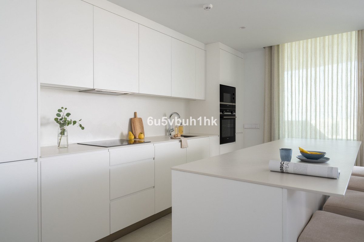 Middle Floor Apartment in Fuengirola, Costa del Sol – 3 beds – 795000 € - photo 19 of 35
