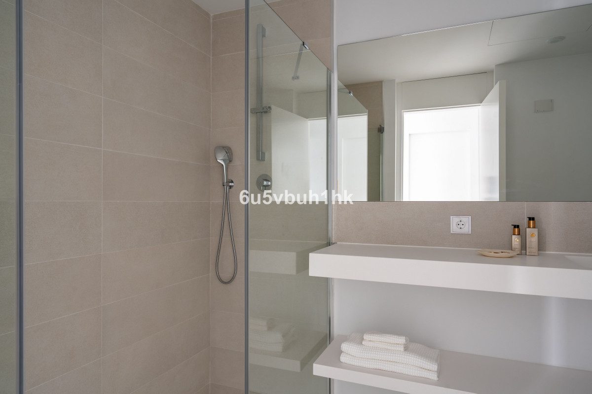 Middle Floor Apartment in Fuengirola, Costa del Sol – 3 beds – 795000 € - photo 34 of 35