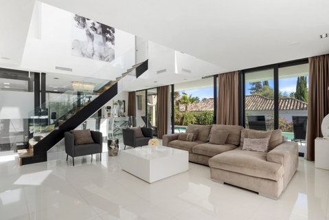 Detached Villa in Marbella, Costa del Sol – 5 beds – 3500000 € - photo 2 of 39
