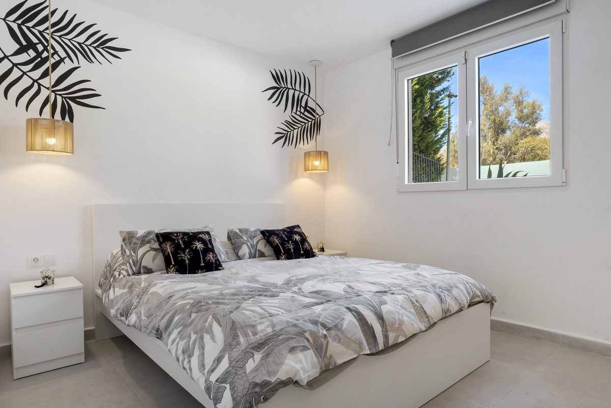 Detached Villa in Marbella, Costa del Sol – 5 beds – 3500000 € - photo 10 of 39
