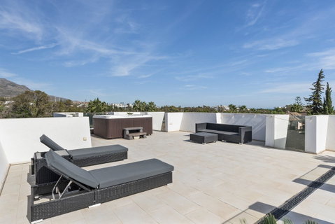 Detached Villa in Marbella, Costa del Sol – 5 beds – 3500000 € - photo 24 of 39