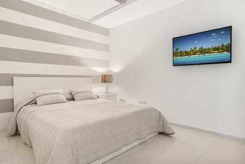 Detached Villa in Marbella, Costa del Sol – 5 beds – 3500000 € - photo 29 of 39