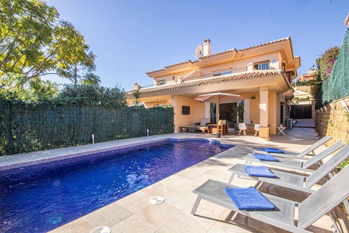Semi-Detached House in Mijas, Costa del Sol – 4 beds – 579000 € - photo 1 of 41