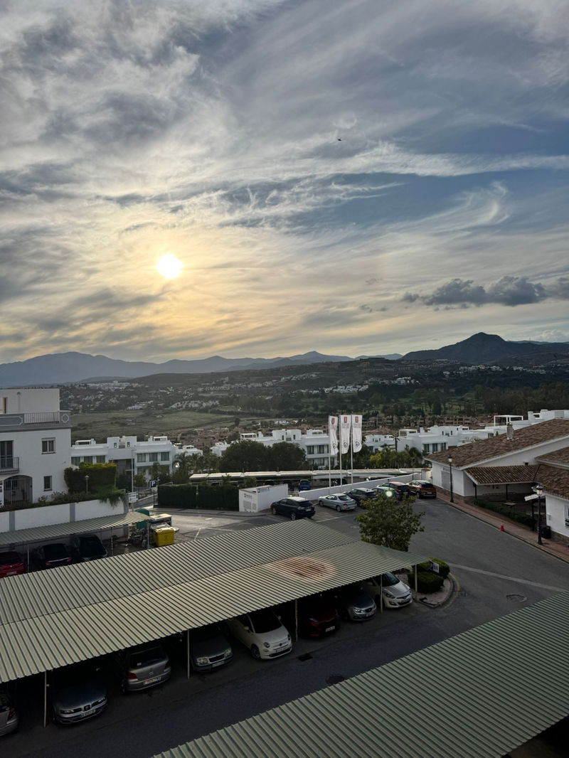 Middle Floor Apartment in Estepona, Costa del Sol – 2 beds – 289000 €