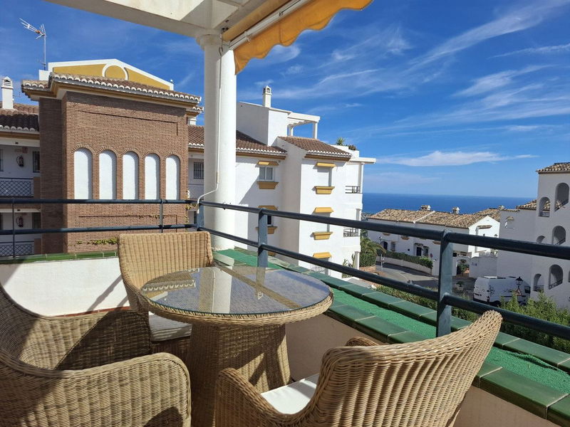 Middle Floor Apartment in Benalmadena, Costa del Sol – 2 beds – 365000 €