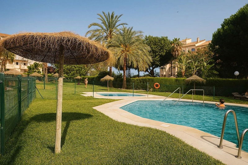 Middle Floor Apartment in Estepona, Costa del Sol – 3 beds – 355000 €