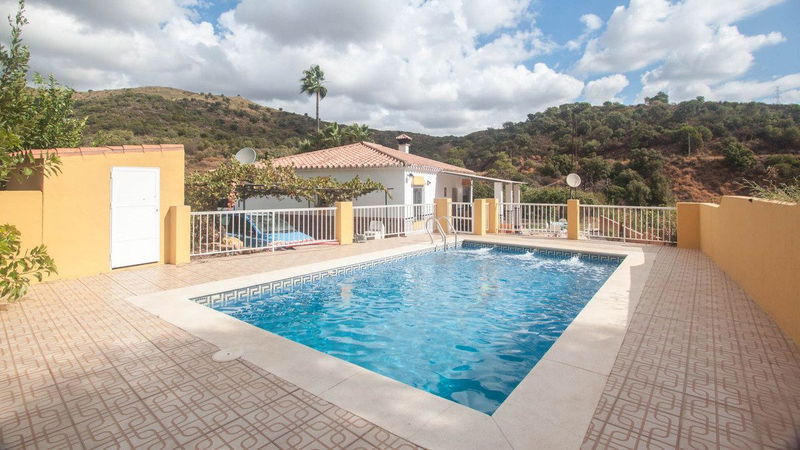 Finca – Cortijo in Estepona, Costa del Sol – 3 beds – 475000 €