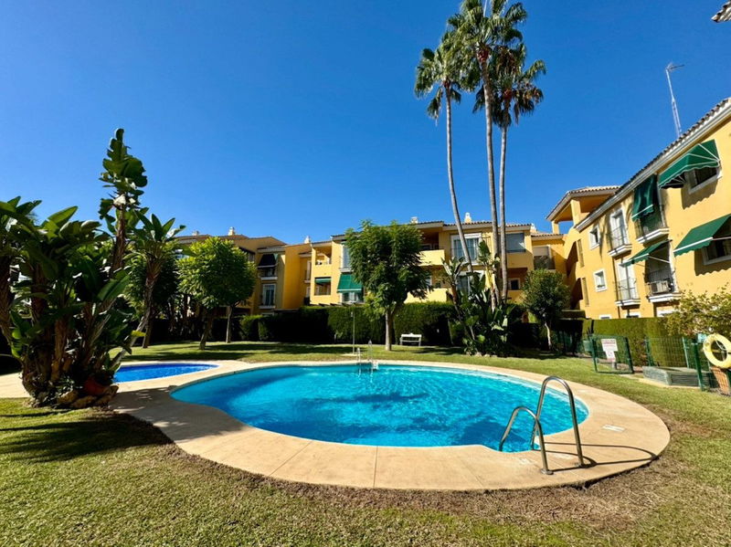 Middle Floor Apartment in Marbella, Costa del Sol – 3 beds – 339000 €