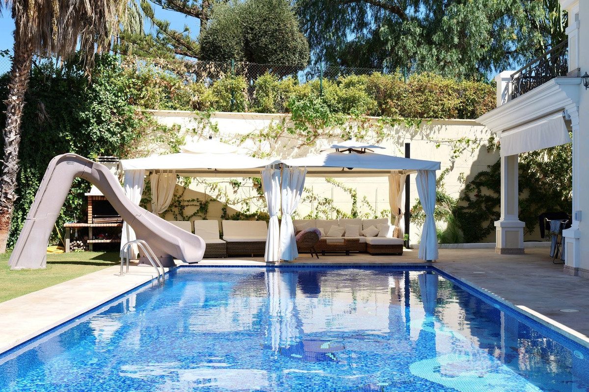 Detached Villa in Marbella, Costa del Sol – 4 beds – 3990000 € - photo 5 of 54