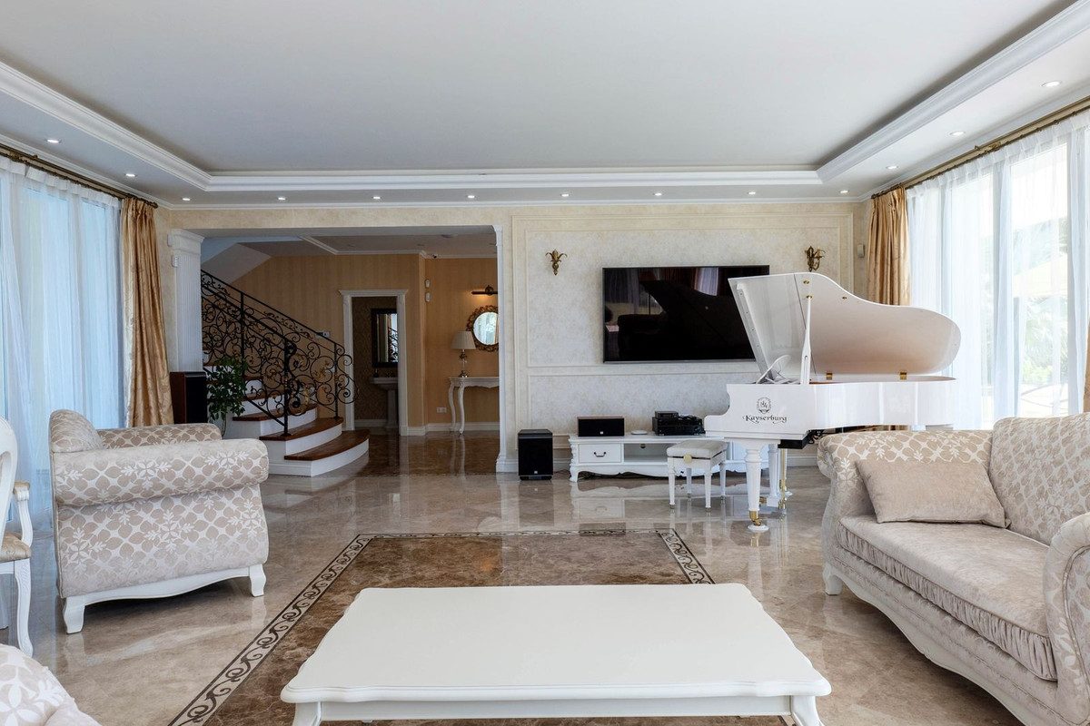 Detached Villa in Marbella, Costa del Sol – 4 beds – 3990000 € - photo 11 of 54