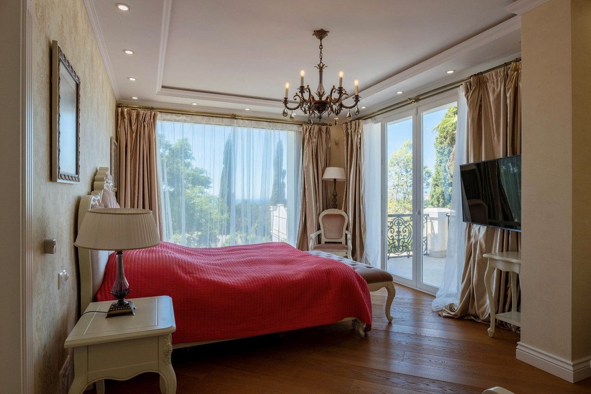 Detached Villa in Marbella, Costa del Sol – 4 beds – 3990000 € - photo 29 of 54