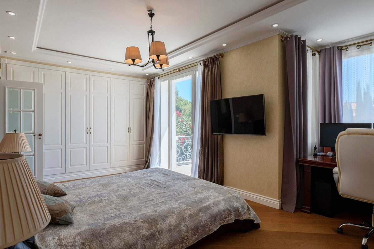 Detached Villa in Marbella, Costa del Sol – 4 beds – 3990000 € - photo 33 of 54