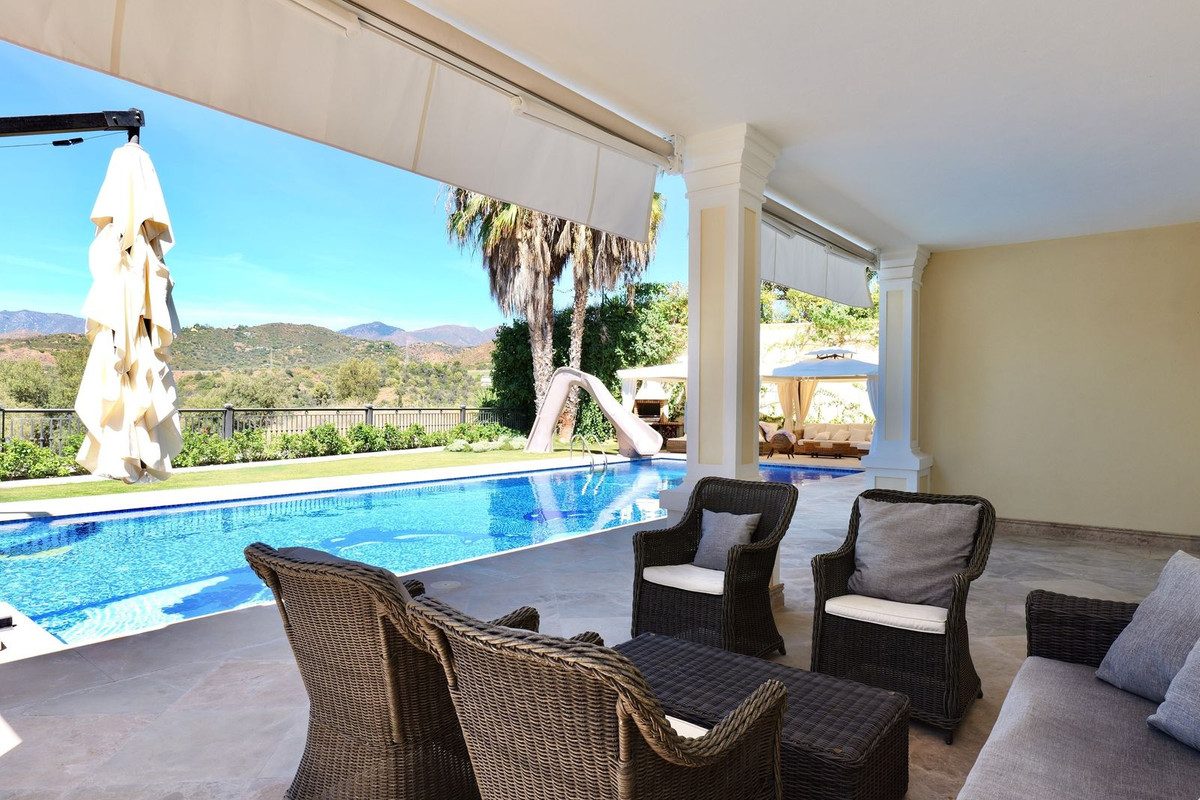 Detached Villa in Marbella, Costa del Sol – 4 beds – 3990000 € - photo 46 of 54
