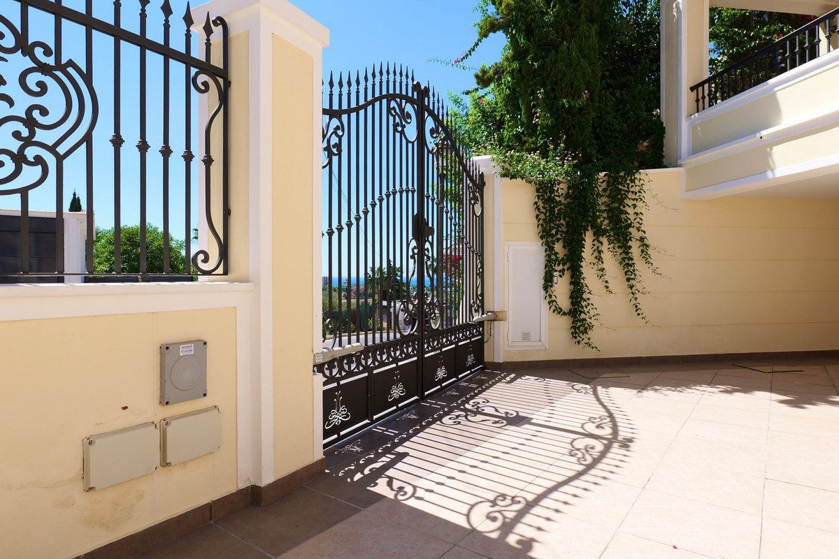 Detached Villa in Marbella, Costa del Sol – 4 beds – 3990000 € - photo 51 of 54