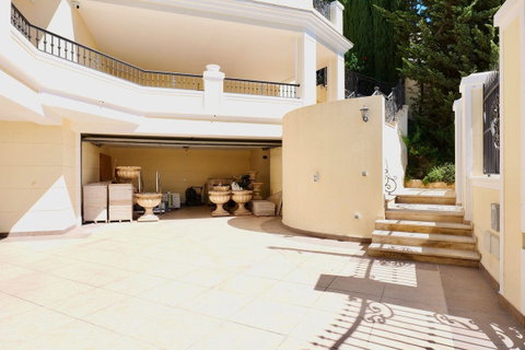 Detached Villa in Marbella, Costa del Sol – 4 beds – 3990000 € - photo 52 of 54