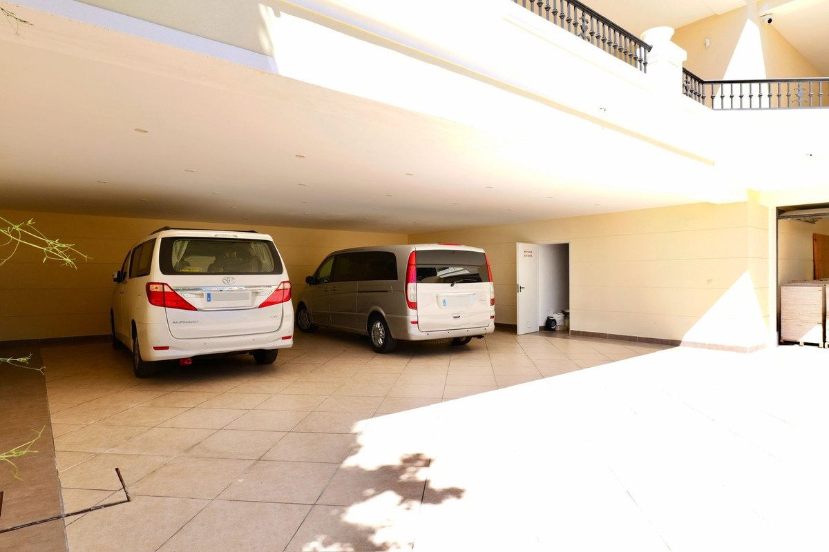Detached Villa in Marbella, Costa del Sol – 4 beds – 3990000 € - photo 54 of 54