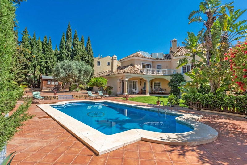 Detached Villa in Marbella, Costa del Sol – 8 beds – 2100000 €