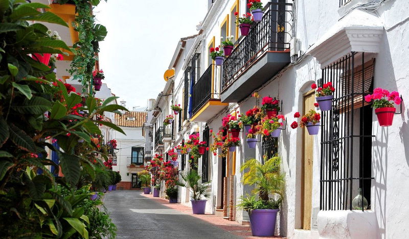 Middle Floor Apartment in Estepona, Costa del Sol – 1 beds – 265000 €