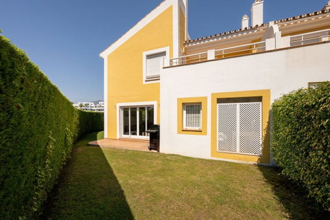 Townhouse in Estepona, Costa del Sol – 3 beds – 595000 € - photo 8 of 42