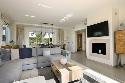 Townhouse in Estepona, Costa del Sol – 3 beds – 595000 € - photo 12 of 42