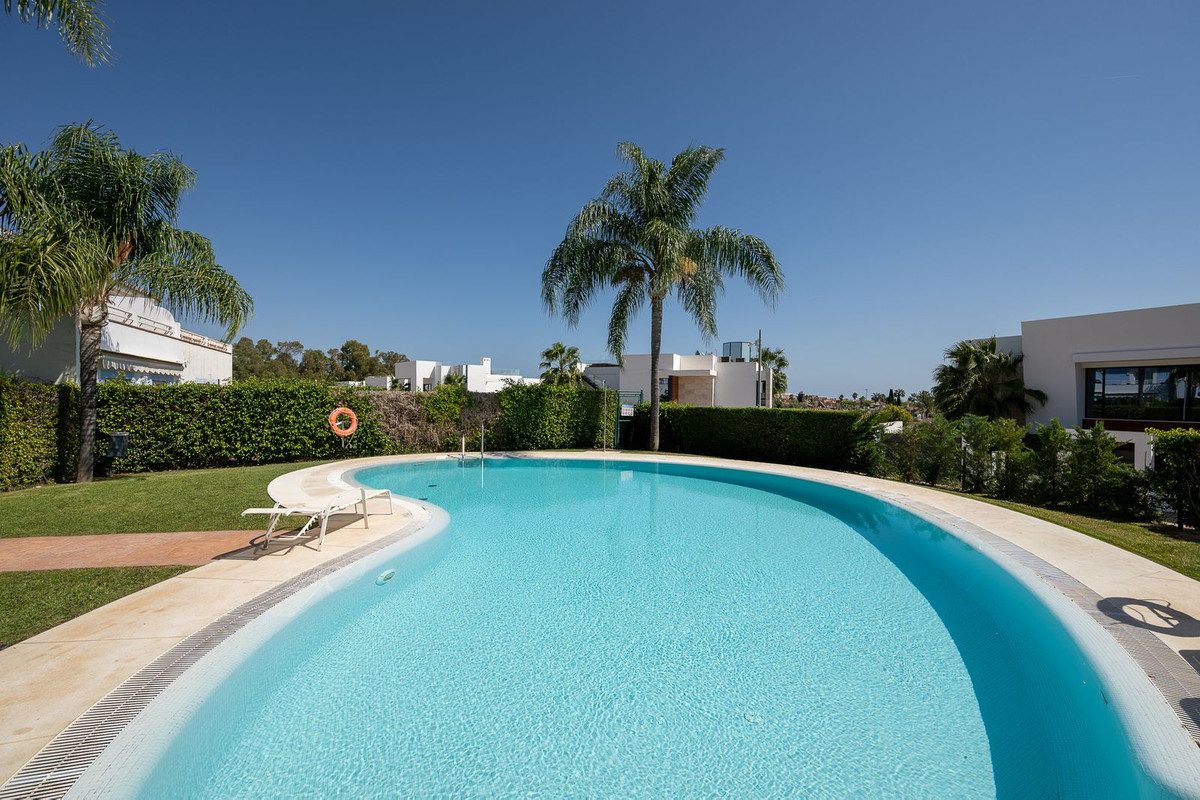 Townhouse in Estepona, Costa del Sol – 3 beds – 595000 € - photo 14 of 42