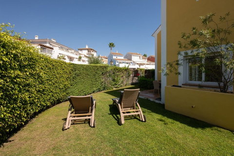 Townhouse in Estepona, Costa del Sol – 3 beds – 595000 € - photo 22 of 42
