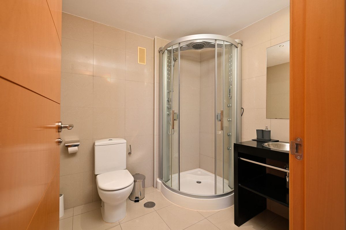 Townhouse in Estepona, Costa del Sol – 3 beds – 595000 € - photo 24 of 42