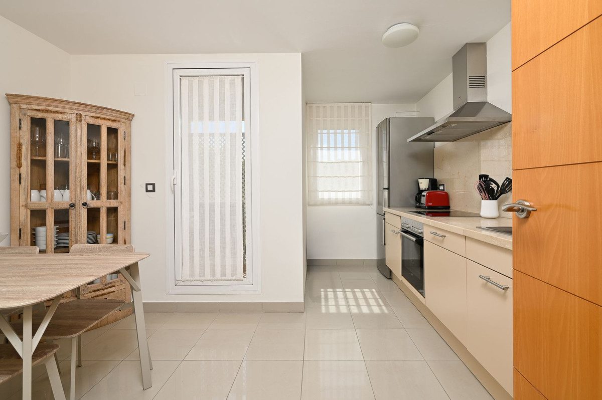 Townhouse in Estepona, Costa del Sol – 3 beds – 595000 € - photo 33 of 42