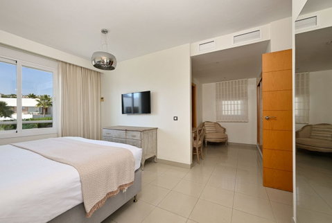 Townhouse in Estepona, Costa del Sol – 3 beds – 595000 € - photo 35 of 42