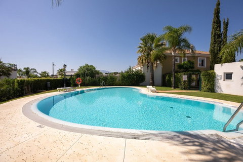 Townhouse in Estepona, Costa del Sol – 3 beds – 595000 € - photo 36 of 42