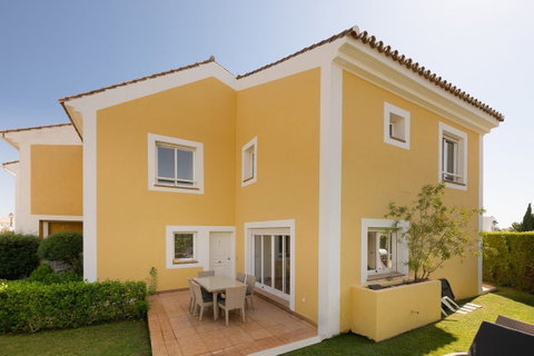 Townhouse in Estepona, Costa del Sol – 3 beds – 595000 € - photo 37 of 42