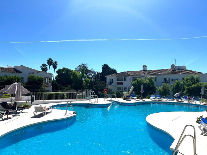 Top Floor Apartment in El Paraiso, Costa del Sol – 1 beds – 249500 €