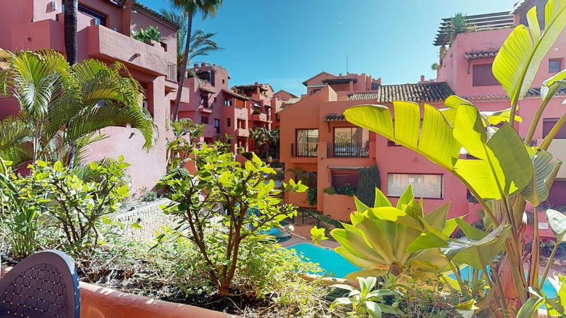 Middle Floor Apartment in Marbella, Costa del Sol – 3 beds – 590000 €
