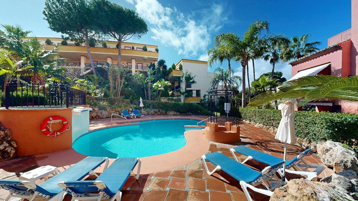 Middle Floor Apartment in Marbella, Costa del Sol – 3 beds – 590000 € - photo 7 of 25