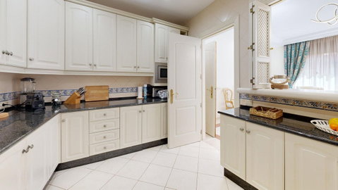 Middle Floor Apartment in Marbella, Costa del Sol – 3 beds – 590000 € - photo 12 of 25