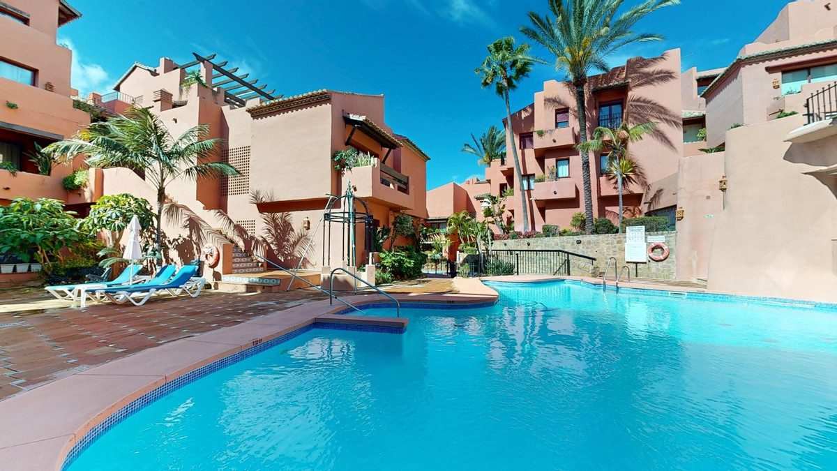 Middle Floor Apartment in Marbella, Costa del Sol – 3 beds – 590000 € - photo 25 of 25