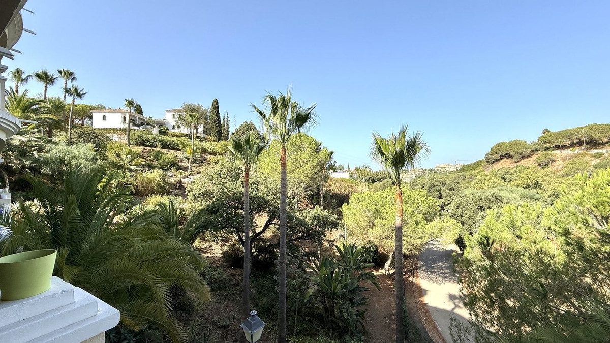 Ground Floor Apartment in Marbella, Costa del Sol – 2 beds – 549000 € - photo 3 of 16