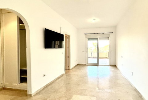 Ground Floor Apartment in Marbella, Costa del Sol – 2 beds – 549000 € - photo 10 of 16