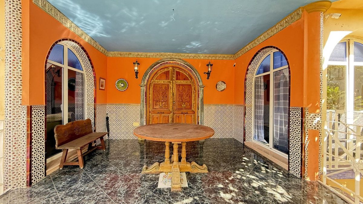Detached Villa in Torremolinos, Costa del Sol – 5 beds – 1300000 € - photo 2 of 36