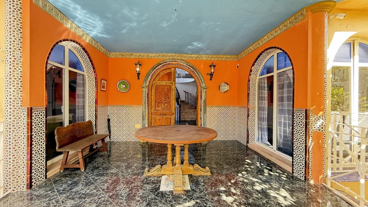 Detached Villa in Torremolinos, Costa del Sol – 5 beds – 1300000 € - photo 3 of 36
