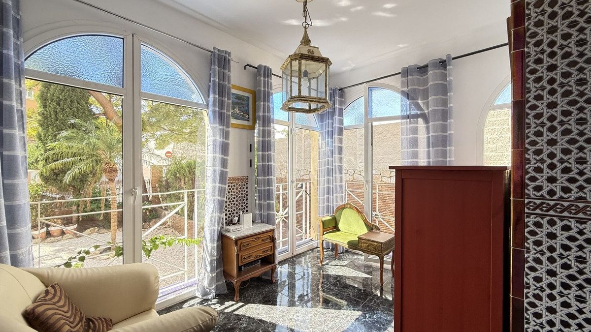 Detached Villa in Torremolinos, Costa del Sol – 5 beds – 1300000 € - photo 11 of 36