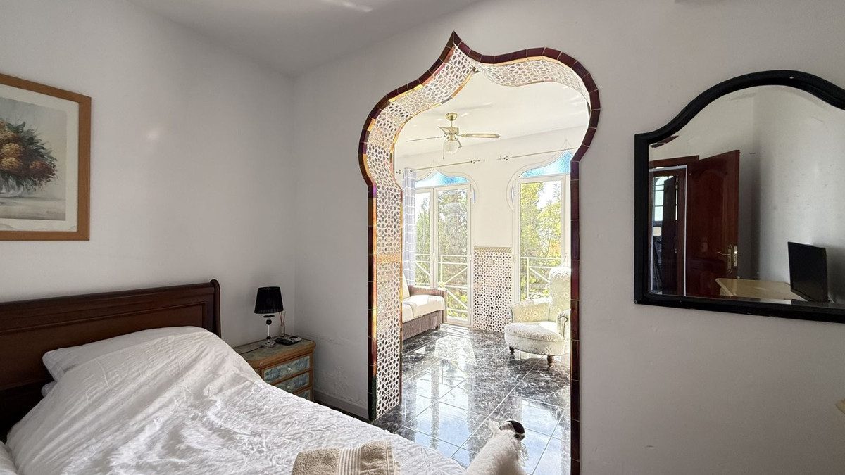 Detached Villa in Torremolinos, Costa del Sol – 5 beds – 1300000 € - photo 25 of 36
