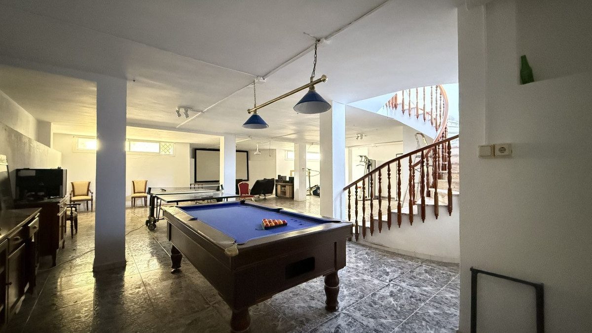 Detached Villa in Torremolinos, Costa del Sol – 5 beds – 1300000 € - photo 31 of 36