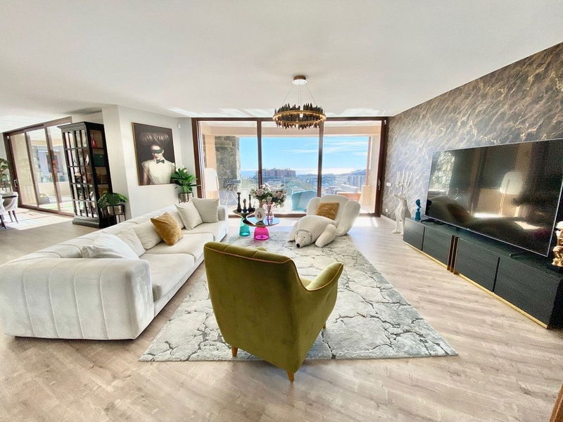 Middle Floor Apartment in Torremolinos, Costa del Sol – 4 beds – 1700000 €