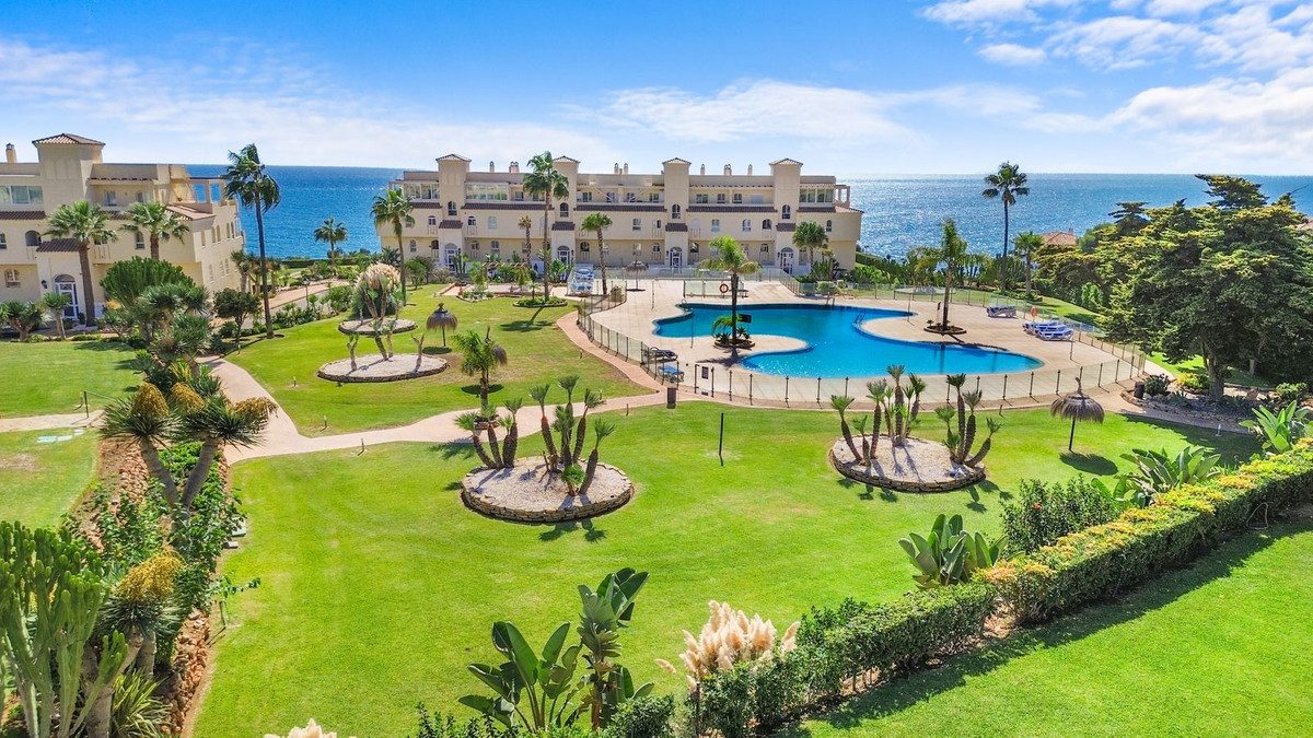 Middle Floor Apartment in Torremolinos, Costa del Sol – 3 beds – 550000 € - photo 5 of 23