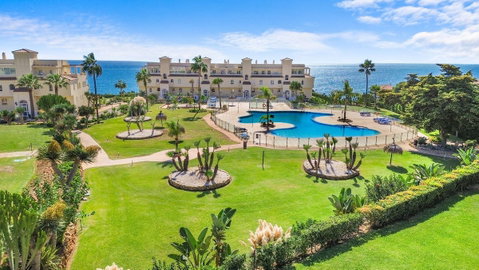 Middle Floor Apartment in Torremolinos, Costa del Sol – 3 beds – 550000 € - photo 5 of 23