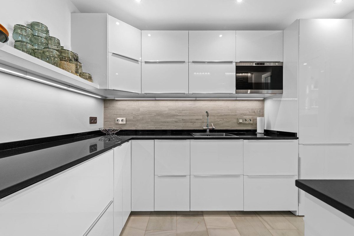 Middle Floor Apartment in Torremolinos, Costa del Sol – 3 beds – 550000 € - photo 7 of 23