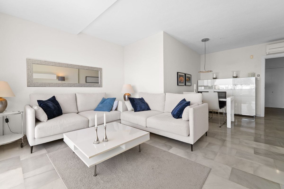 Middle Floor Apartment in Torremolinos, Costa del Sol – 3 beds – 550000 € - photo 10 of 23