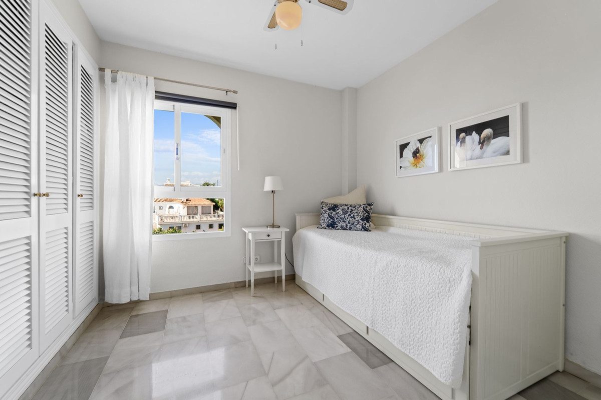 Middle Floor Apartment in Torremolinos, Costa del Sol – 3 beds – 550000 € - photo 16 of 23