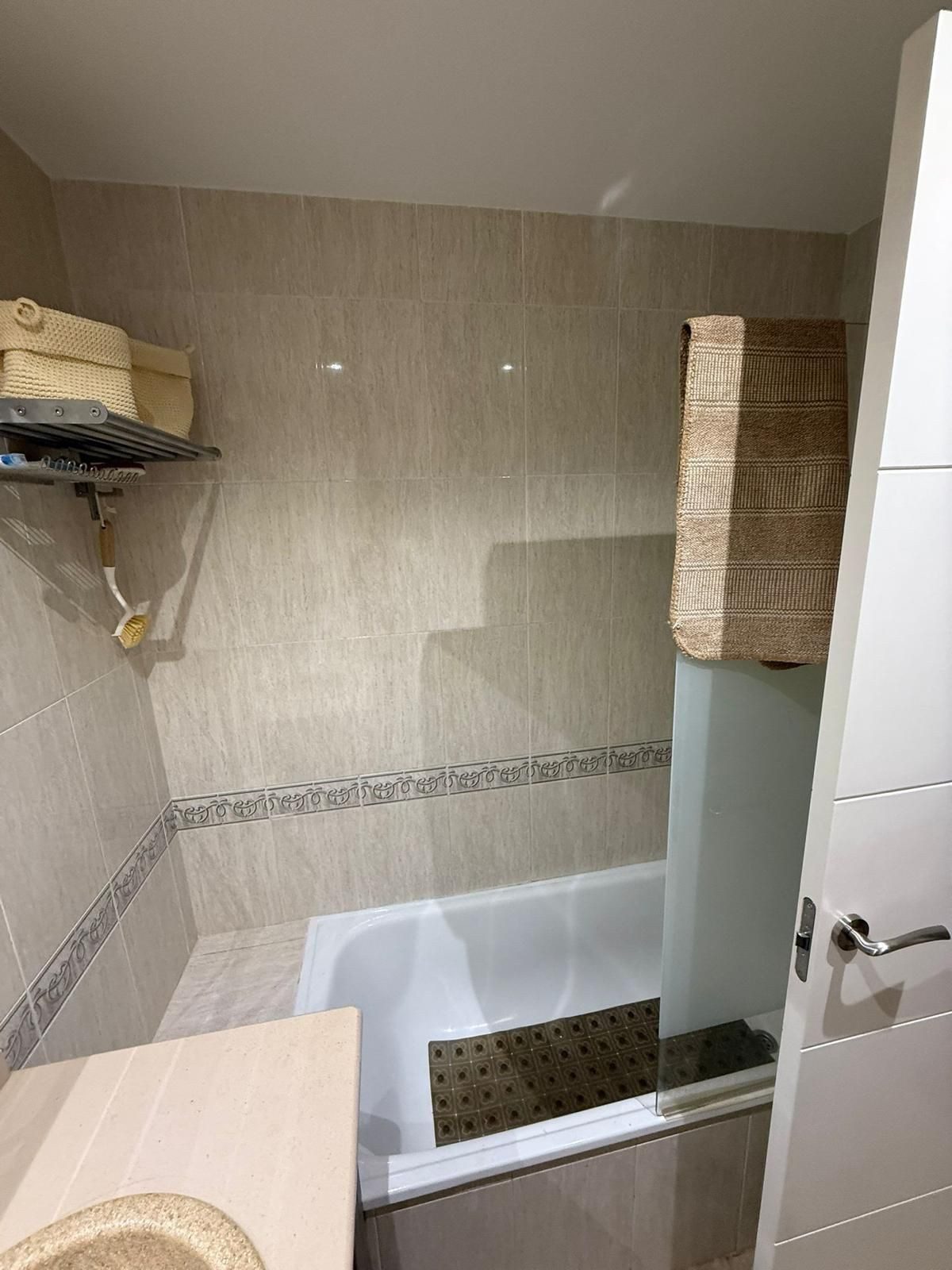 Middle Floor Apartment in Marbella, Costa del Sol – 3 beds – 430000 € - photo 15 of 36